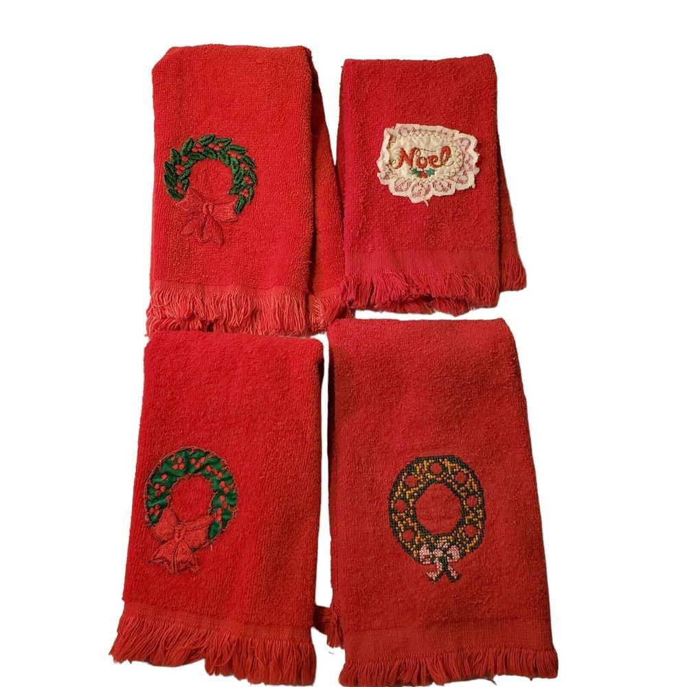 Four Vintage Red Christmas Finger Towels Embroidered Wreath‎ Noel